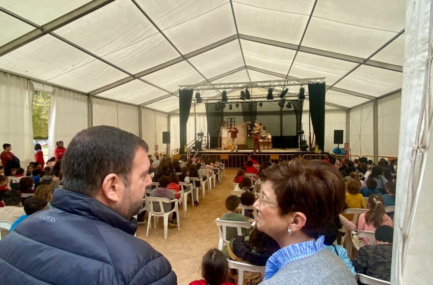  Catarroja habilita una carpa per celebrar una nova edició de la campanya “Anem al Teatre”