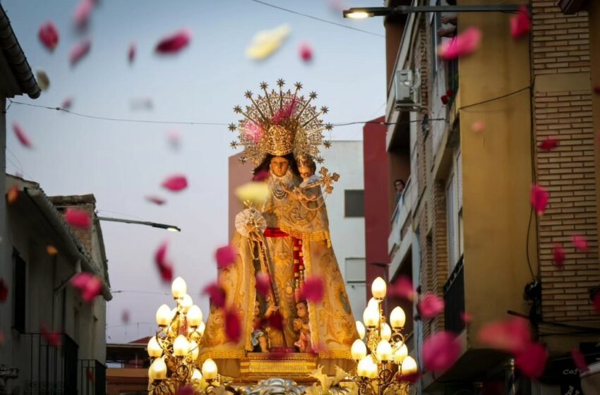 Torrent es rendix a la seua patrona en un cap de setmana ple de devoció i tradició
