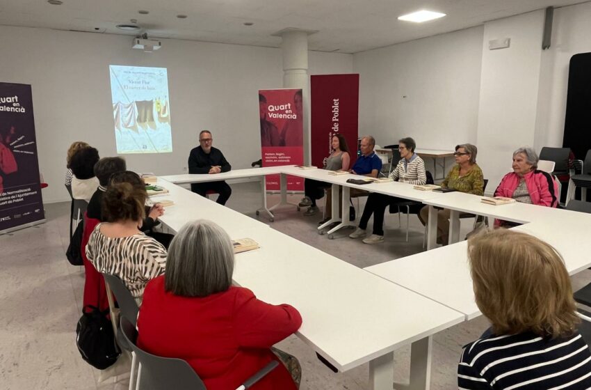 Quart de Poblet clausura el “Club de lectura en valencià” amb la participació de l’escriptor Vicent Flor