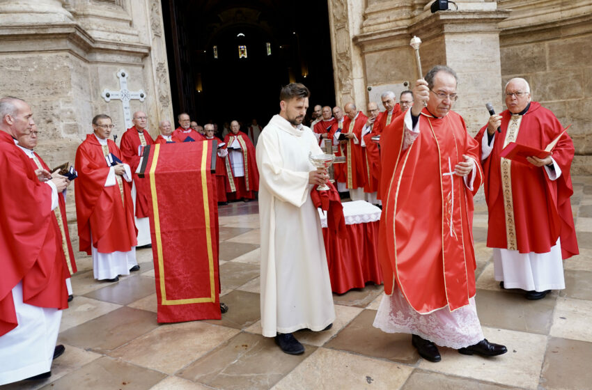 La Catedral de València beneïx els camps del terme municipal