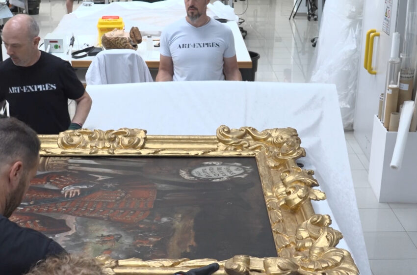 L’IVCR+i entrega el quadre restaurat de Felip V “cap per avall” al Museu de Belles Arts de Xàtiva