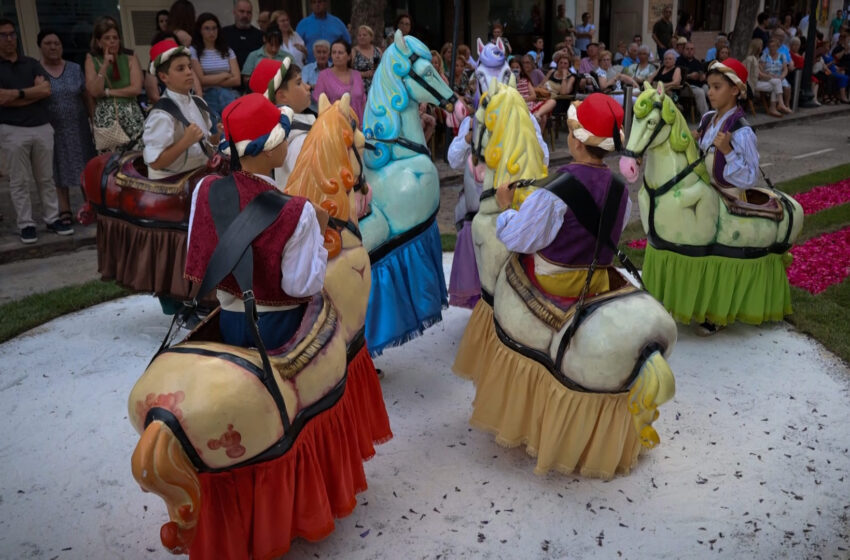 La devoció i la tradició marquen el Corpus Christi a Torrent