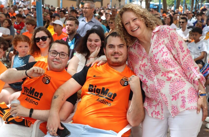  Recepció emotiva al Torrent CF: “Heu fet somiar tota una ciutat”