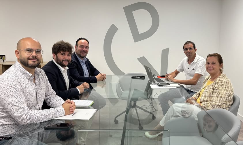 La Diputació de València es compromet a finançar la reparació de la carretera Riba-roja de Manises l’any 2026