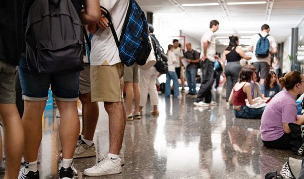 L’Ajuntament de Torrent facilita el transport als estudiants de la PAU col·laborant amb el cost dels autobusos