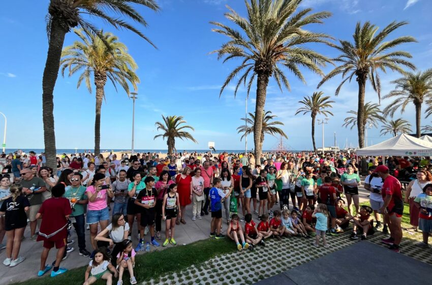 Més de 1.000 atletes participen en la III 5K Platja La Pobla de Farnals 2025