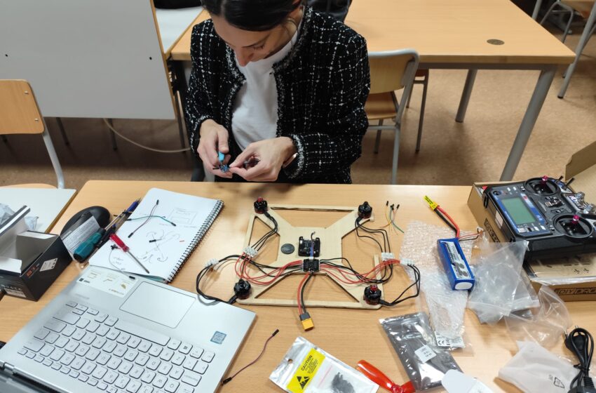 L’IES Escultor en Francesc Badia participa en dos projectes d’innovació educativa