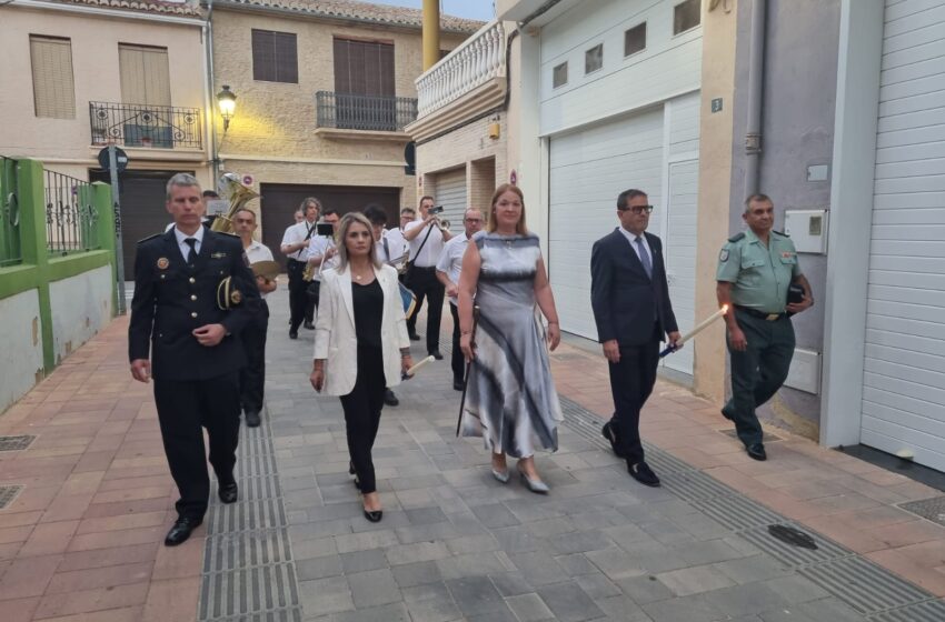 Llocnou de la Corona viatja a la Quar per a rebre un homenatge i culmina el Corpus amb una processó comarcal