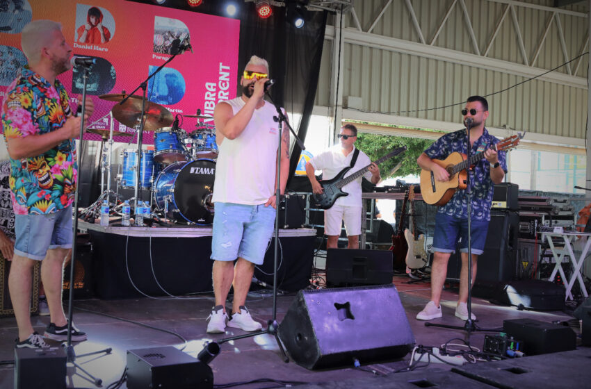Torrent inicia les seues Festes Patronals amb música, gastronomia i pirotècnia en la Plaça Unió Musical