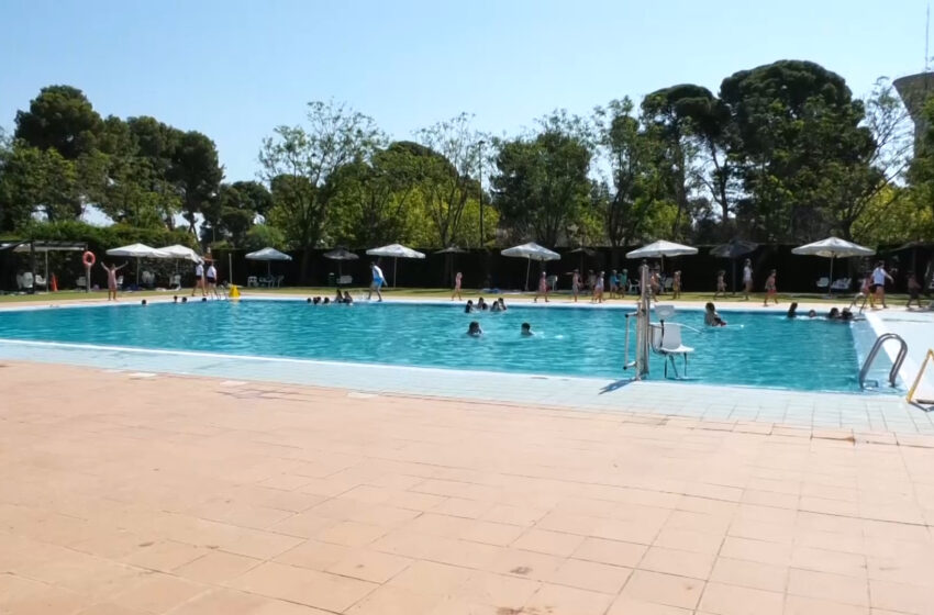 La piscina municipal d’Albal reobri les seues portes per fer front a les altes temperatures