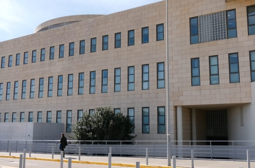 L’Hospital de La Ribera incorpora una nova refrigeradora eficient i sostenible