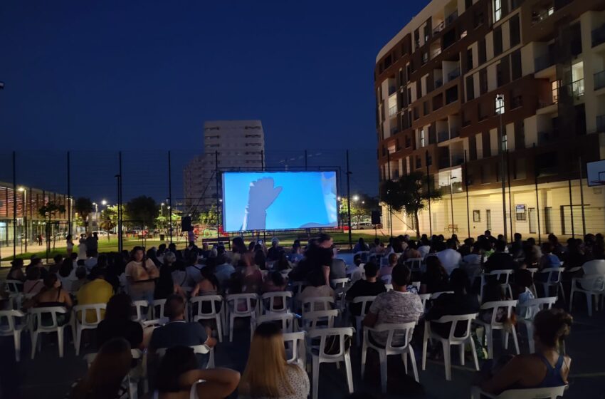  Torna el ‘Cinema a la fresca’ a Quart de Poblet amb pel·lícules per a tots els públics