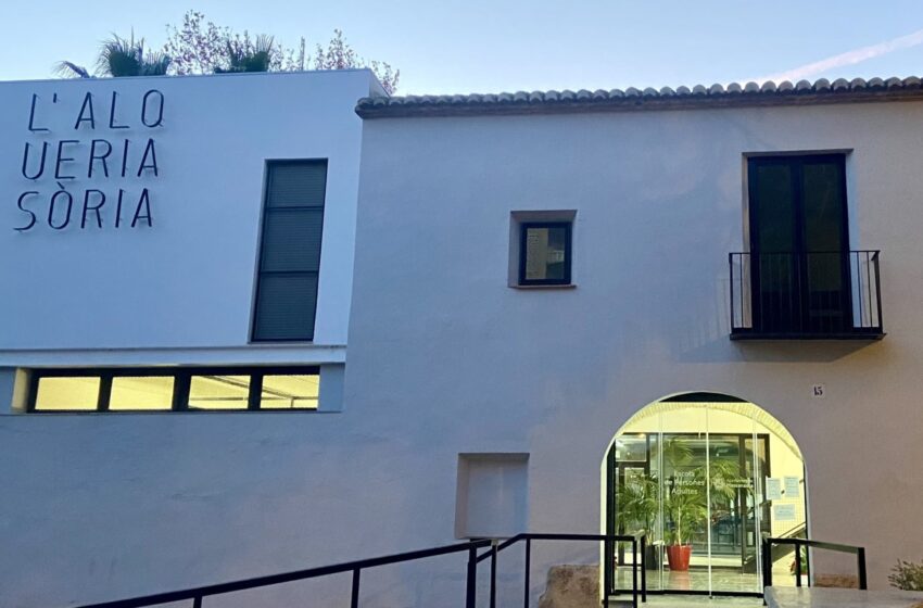 L’Escola Permanent d’Adults de Massanassa presenta l’oferta formativa per al curs 2025/2026