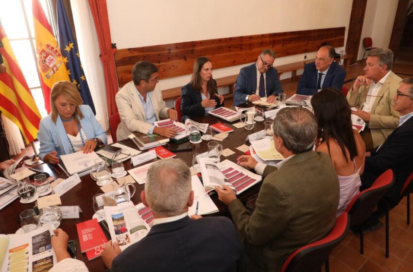 Carlos Mazón: “Invertim 16 milions d’euros enguany en actuacions contra el despoblament per avançar en equitat territorial i igualtat real”
