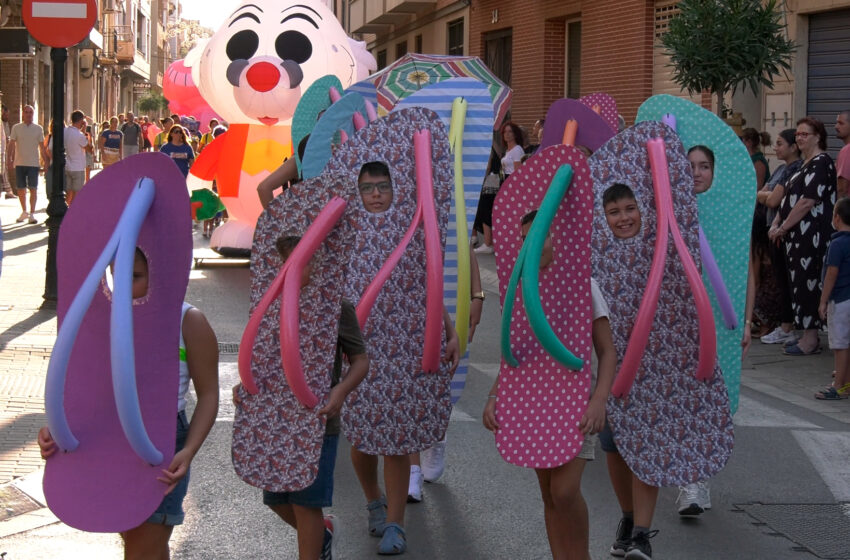 Els carrers d’Aldaia s’omplin de color i música amb la Cavalcada Infantil