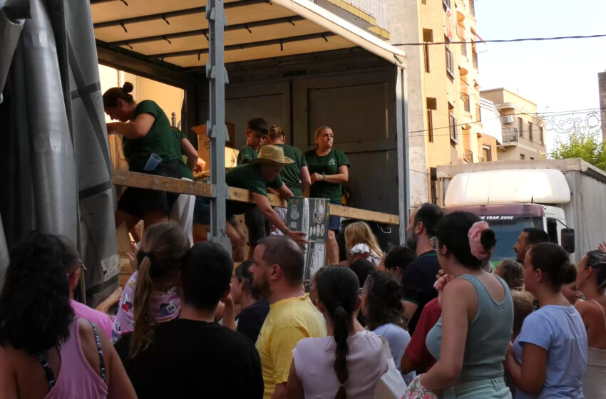  Aldaia plena els carrers de regals en la seua tradicional cavalcada