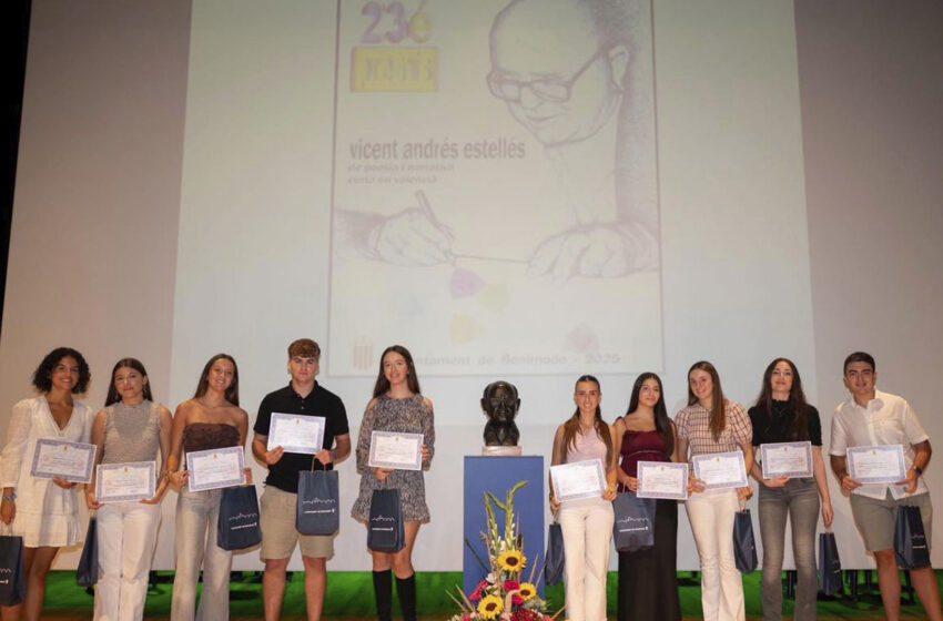 Benimodo celebra els Premis Estellés 2025 amb literatura, música i cultura