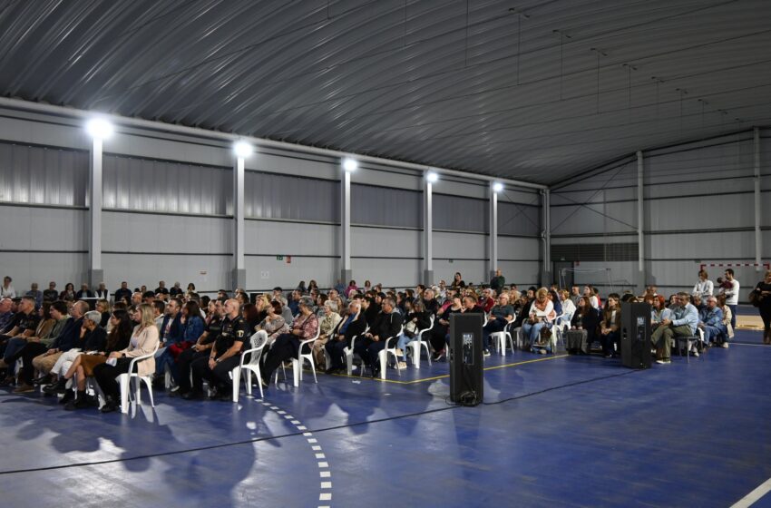  Quart de Poblet bateja el pavelló del CEIP Molí d’Animeta com a “Pavelló de la Solidaritat” en homenatge al voluntariat de la DANA