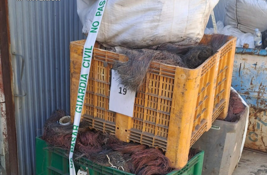  Tres detinguts a Silla per sostraure cinc tones de coure