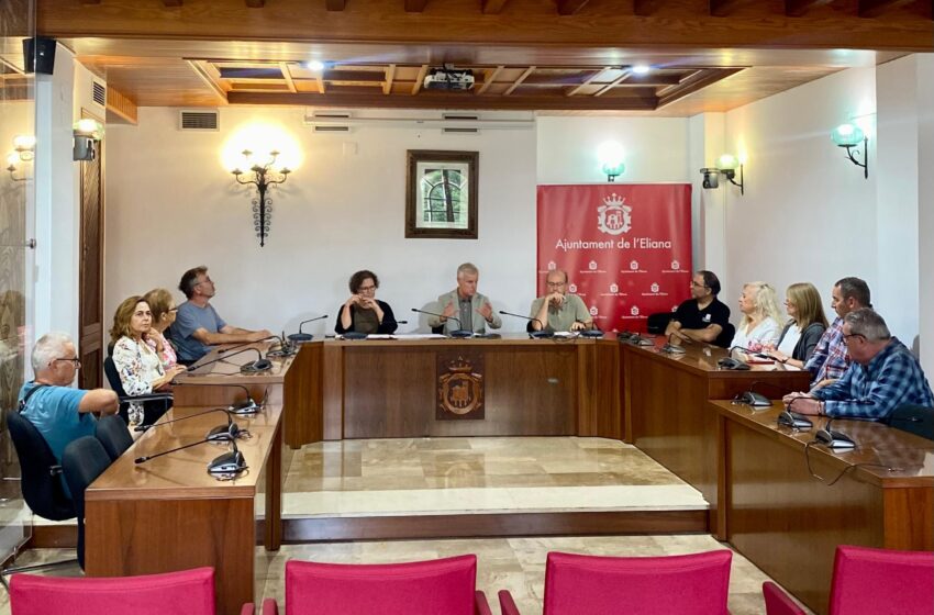 L’Ajuntament de l’Eliana es reuneix amb veïns de Pare Damián per a avançar en la recuperació de la zona