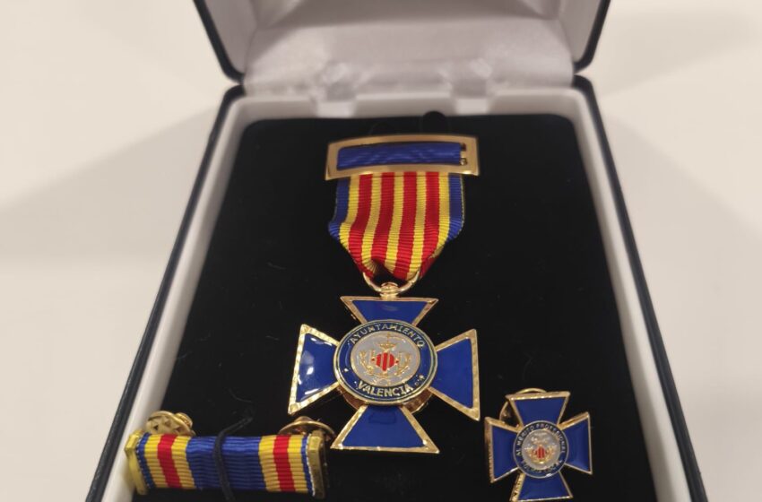  La Policia Local de València distingeix la Policia Local de Paiporta per la seua tasca durant la DANA