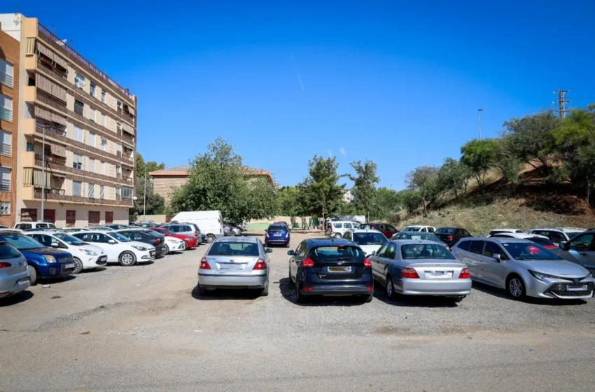 Torrent adquireix dues parcel·les junt al pont del Safranar per millorar l’aparcament en El Molí