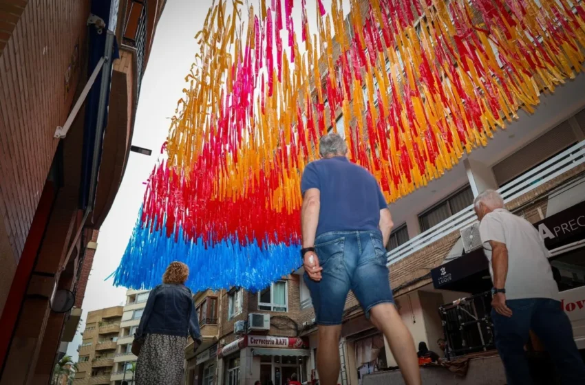 Torrent s’engalana amb els colors de la Senyera i la bandera d’Espanya per al 9 d’Octubre i el Dia de la Hispanitat