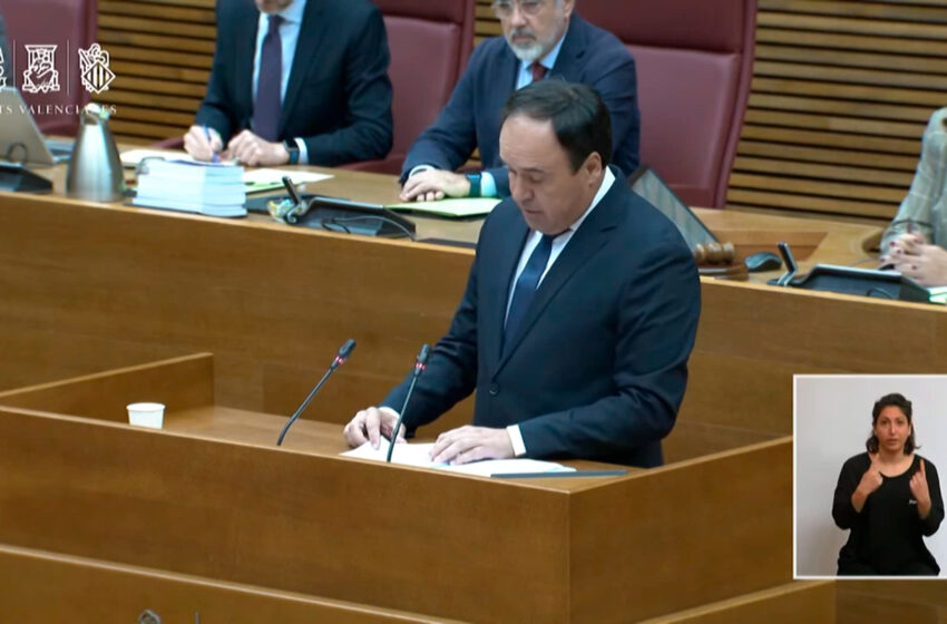  Pérez Llorca obri el debat d’investidura davant les Corts Valencianes