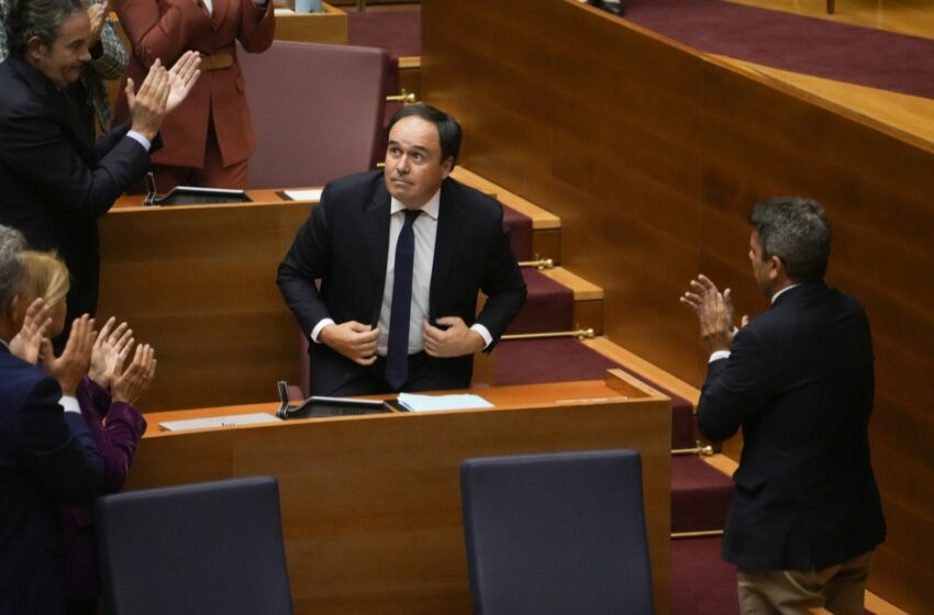  Juanfran Pérez Llorca assumeix el càrrec de ‘president’ de la Generalitat amb promeses de futur i disculpes a les víctimes de la DANA