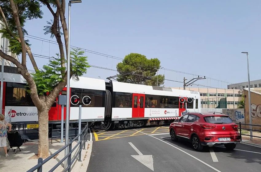 La reforma de la Línia 3 del metro inclourà la supressió de tres passos a nivell a l’Horta Nord