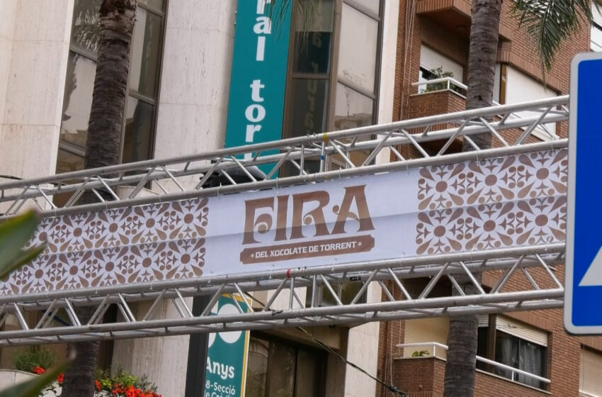  Multitudinària celebració de Sant Blai a Torrent: porrat i Fira del Xocolate omplin els carrers de vida