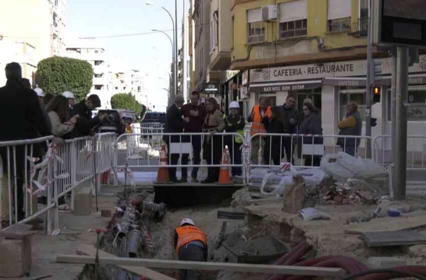  Mompó visita a Benetússer les obres del clavegueram finançades per la Diputació
